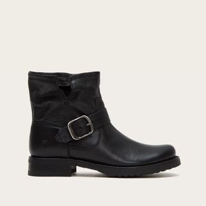 Frye Veronica short motorcycle boots size 9.